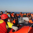 Rescate de inmigrantes en patera frente a la costa del Libia.-JAVIER TRIANA