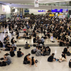 El aeropuerto de Hong Kong, este lunes.-EFE / EPA / LAUREL CHOR