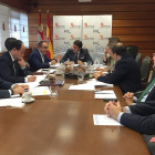 Reunión ayer en Valladolid entre responsables de la Consejería de Fomento y la Diputación Provincial.-Consejería de Fomento