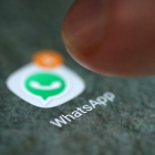El logo de Whatsapp en un smartphone-DADO RUVIC (REUTERS)