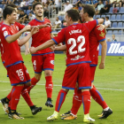 Los jugadores del Numancia celebrando el gol del empate materializado por Guillermo al transformar un penalti.-Área 11