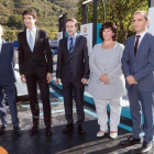 El consejero delegado de Repsol, Josu Jon Imaz (en el centro), en la inauguración de la electrolinera más potente de Europa.-