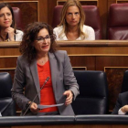 La ministra de Hacienda, María Jesús Montero, en la sesión de congrol del Congreso de los Diputados.-EFE / BALLESTEROS