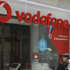 Tienda de Vodafone en Portal de lÀngel (Barcelona).-DANNY CAMINAL
