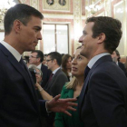 Pedro Sánchez y Pablo Casado durante la presentación de los actos conmemorativos del 40 aniversario de la Consitución.-ZIPI (EFE)