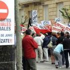 Una concentración de los sindicatos contra los recortes salariales, en una imagen de archivo.-ICAL