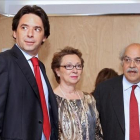 Percival Manglano, en su etapa de consejero de Hacienda de Madrid, con sus homólogos Carmen Martínez (Andalucía) y Andreu Mas-Colell (Catalunya), en el 2012.-EFE