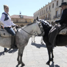 Concentración de caballos ayer en la plaza Mayor. / ÚRSULA SIERRA-