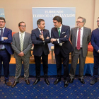 Pablo R. Lago, Francisco Fernández Bustamante, Miguel Rego, Juan Carlos Suárez-Quiñones, Avelino Carrizo Pérez y Félix Barrio, instantes antes del comienzo del Club de Prensa.-Pablo Requejo (Photogenic)