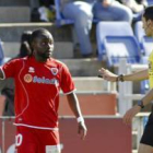 El Recreativo de Huelva superó al Numancia (2-0) de nuevo con protagonismo de su máximo artillero, Manuel Jesús 'Chuli' Vázquez, que marcó el primer gol del encuentro y asistió a Alexander para el segundo. El decano del fútbol español, que acumula cuatro partidos sin perder, resolvió al contragolpe un partido igualado y con más llegadas que ocasiones claras, donde las defensas y porterías estuvieron seguras. El Numancia, pese a disputar un partido muy completo, cosecha su segunda derrota consecutiva.