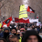 Manifestación celebrada en París (Francia) contra la reforma del sistema de pensiones.-YOLAN VALAT (EPA)
