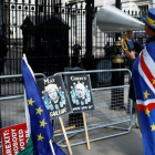 Un británico ’anti-brexit’ protesta frente a Downing Street.-
