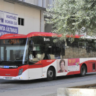 El autobús urbano en la calle Doctrina.-Valentín Guisande