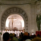 Misa en el Valle de los Caídos concelebrada por los frailes benedictinos de su abadía.-MARIO FERNÁNDEZ PORTILLO