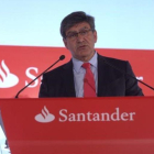 El consejero delegado del Santander, José Antonio Alonso, durante la presentación de resultados.-DAVID CASTRO