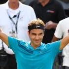 Roger Federer celebra su victoria en Stuttgart.-/ THOMAS KIENZLE (AFP)