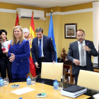 Del Olmo junto a Fernández Carriedo y miembros del Consejo de Diálogo Social de Soria.-ICAL