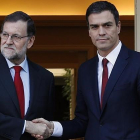 Reunión entre Mariano Rajoy y Pedro Sánchez en La Moncloa.-DAVID CASTRO