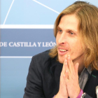 El portavoz de Podemos en las Cortes, Pablo Fernández, durante la rueda de prensa-Ical