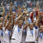 Estados Unidos se coronó campeón del mundial femenino de fútbol en el certamen celebrado en Francia.-AP