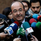 Miquel Iceta atiende a los medios de comunicación.-PAU BARRENA (AFP)