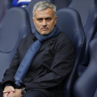 El técnico del Chelsea José Mourinho, durante el duelo ante el Tottenham-REUTERS / PAUL CHILDS