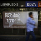 Oferta hipotecaria en una entidad bancaria en Barcelona.-DANNY CAMINAL