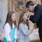 Los Reyes y sus hijas en Palma.-AFP