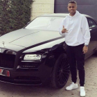 Mariano posa con su Rolls Royce Wraith, en una foto difundida por la empresa que se lo ha vendido JM Automoción.-JM AUTOMOCIÓN