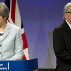 La primera ministra británica, Theresa May,  junto al presidente de la Comisión Europea, Jean-Claude Juncker.-VIRGINIA MAYO (AP)