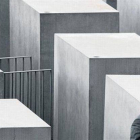 El primer ministro griego, Alexis Tsipras, visita el memorial a las víctimas del Holocausto en Berlín.-Foto:   AP / MICHAEL SOHN