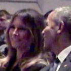 Momento en que Melania Trump sonríe tras intercambiar impresiones con Barack Obama durante el funeral de Barbara Bush.-EL PERIÓDICO