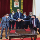 Firmantes del acuerdo, esta mañana en la Diputación de Cuenca.-HDS