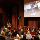 Puigdemont se dirige por videoconferencia a los asistentes a la reunión del grupo parlamentario de JxCat, este martes.-RAFA GARRIDO (ACN)