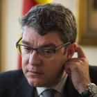 El ministro de Energía Álvaro Nadal.-JORDI COTRINA