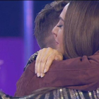 Mónica Naranjo abraza a Raoul en OT.-RTVE