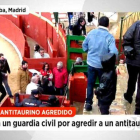 El diestro Fran Rivera (derecha) durante su rifirrafe con el antitaurino Óscar, este jueves.-ANTENA 3