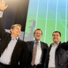 El presidente del Gobierno, Mariano Rajoy (c), junto al candidato popular a la Presidencia de la Junta, Juanma Moreno (d) y al delegado del Gobierno en Andalucía, Antonio Sanz, el pasado 6 de marzo.-Foto: VICTOR LÓPEZ / EFE