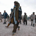 Talibanes armados, en el oeste de Afganistán, el pasado domingo. /-AP / RAHMAT GUL