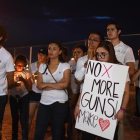Vigilia en Ciudad Juárez por la matanza de El Paso: "No más armas".-EFE