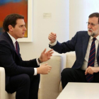 Reunión entre Mariano Rajoy y Albert Rivera, en la Moncloa, el pasado 17 de mayo.-/ DAVID CASTRO