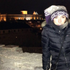 La estudiante soriana Paula Lafuente con el castillo de Lublin de fondo.-