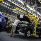 Cadena de producción del Megane en la fábrica de Renault en Palencia.-AFP / CÉSAR MANSO