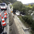 Imagen de uno de los accidentes ocurridos este fin de semana, en el que fallecieron dos personas y otras tres resultaron heridas en Irún (Gizpuzkoa)-EFE