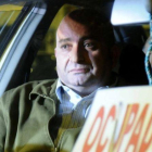 El exchófer de la Junta Juan Francisco Trujillo, en marzo del 2013, tras prestar declaración como imputado.-EFE / RAÚL CARO