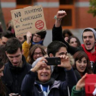 Protesta de los alumnos de la Universidad Rey Juan Carlos, afectada por los escándalos de los masters, la pasada primavera.-JOSE LUIS ROCA