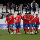 Los jugadores del Numancia celebrando la victoria en Castellón en 2010 gracias al gol de Del Pino. HDS