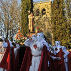 Detalle del Vía Crucis en la tarde de ayer.-VALENTÍN GUISANDE