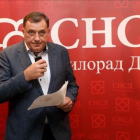 Milorad Dodik, el nacionalista serbio elegido para la presidencial colegiada.-AFP / MILAN RADULOVIC