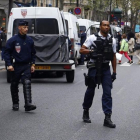 Despliegue policial por la falsa alerta terrorista en París.-AP / FRANÇOIS MORI